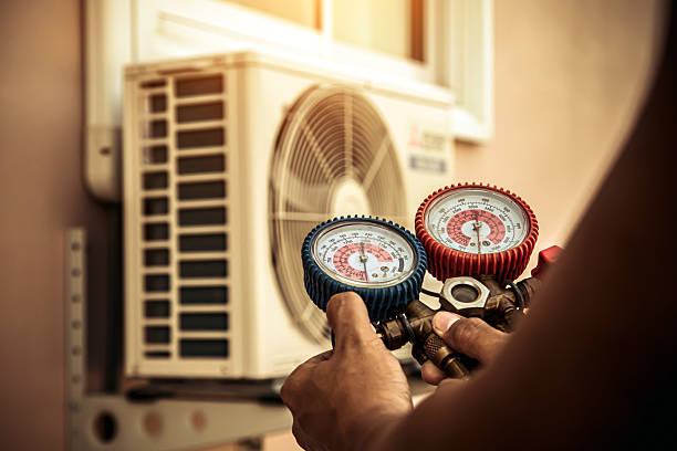 Professional Emergency Hvac technician working in Alger, OH